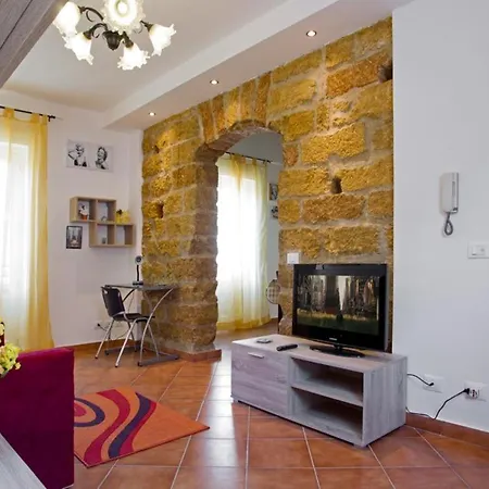 Casa Costanza
